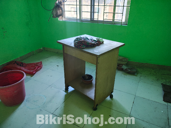 পুরানা ফার্নিচার